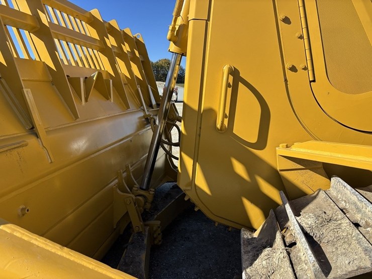 2010-caterpillar-d7e-image-34