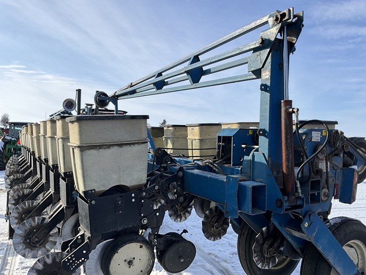 kinze-2600-image-14