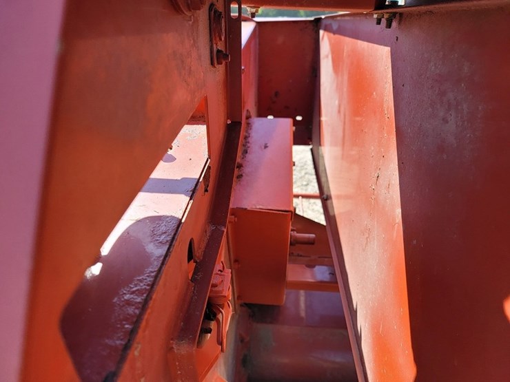 hesston-4550-image-17