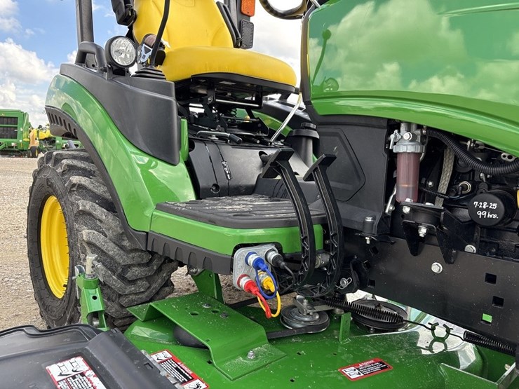 john-deere-1025r-image-14