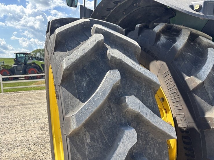 john-deere-7215r-image-28