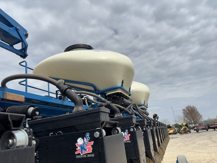 2012-kinze-3660-image-67