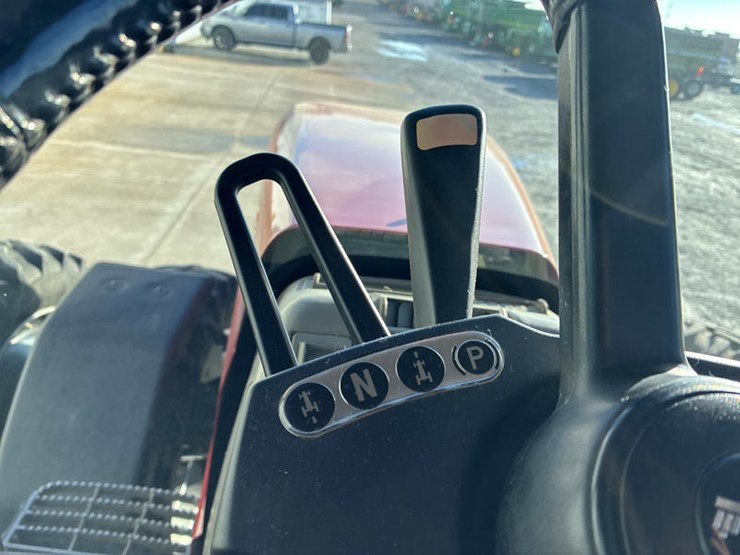 case-ih-magnum-305-image-79