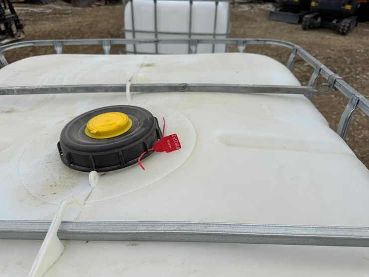 water-tank-tote-image-6