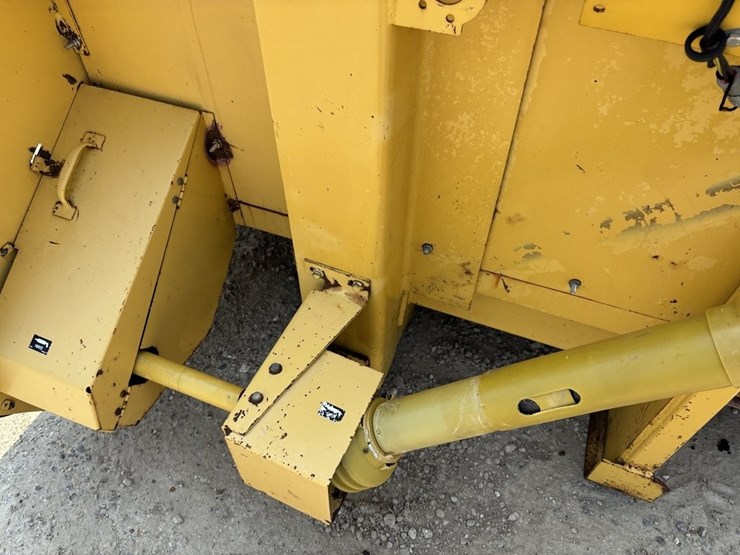 new-holland-996-image-26