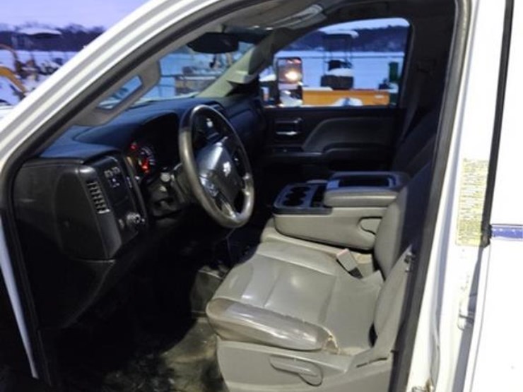 2016-chevrolet-3500hd-image-14