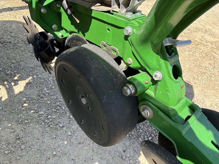 john-deere-1785-image-12