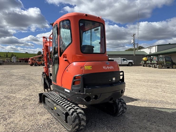 2022-kubota-kx71-3-image-3
