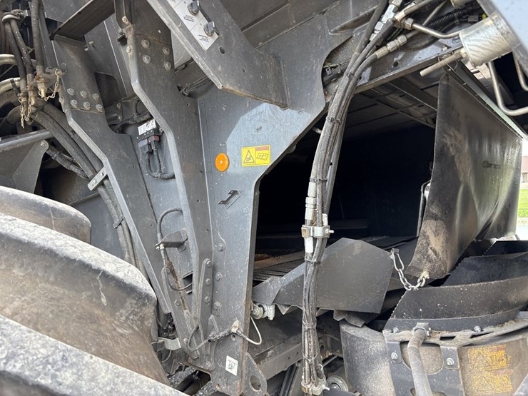 claas-lexion-8600tt-image-30