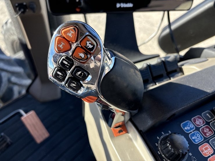 2014-case-ih-340-image-68