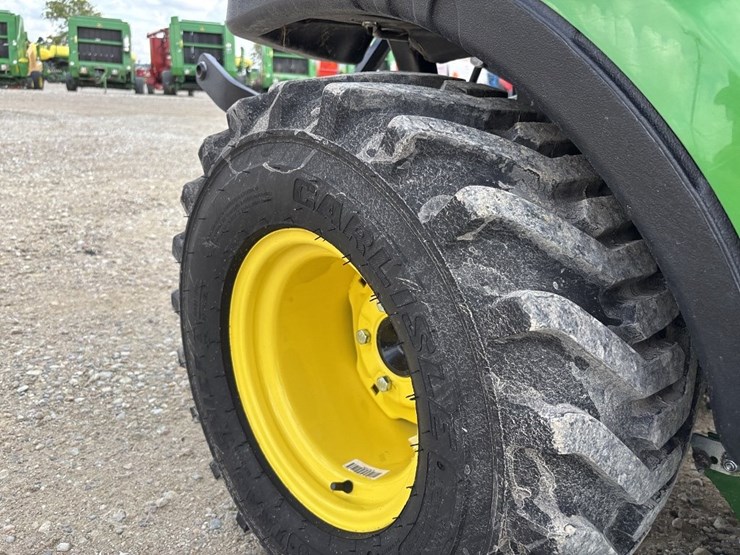 john-deere-1025r-image-17