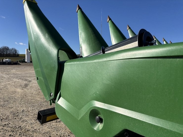 john-deere-c12f-image-27