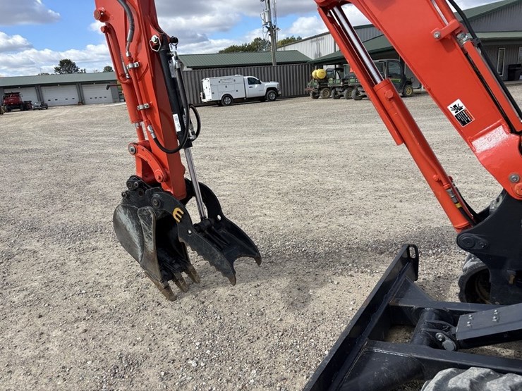 2022-kubota-kx71-3-image-28