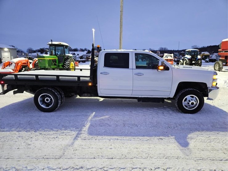 2016-chevrolet-3500hd-image-6