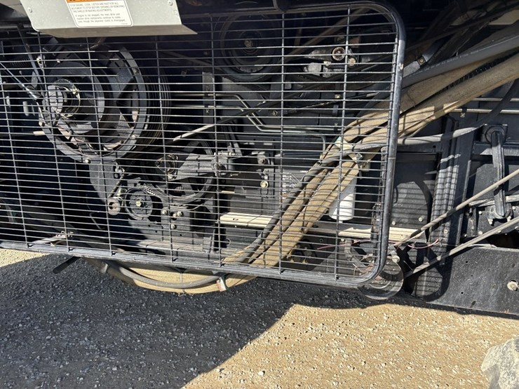 gleaner-r75-image-37