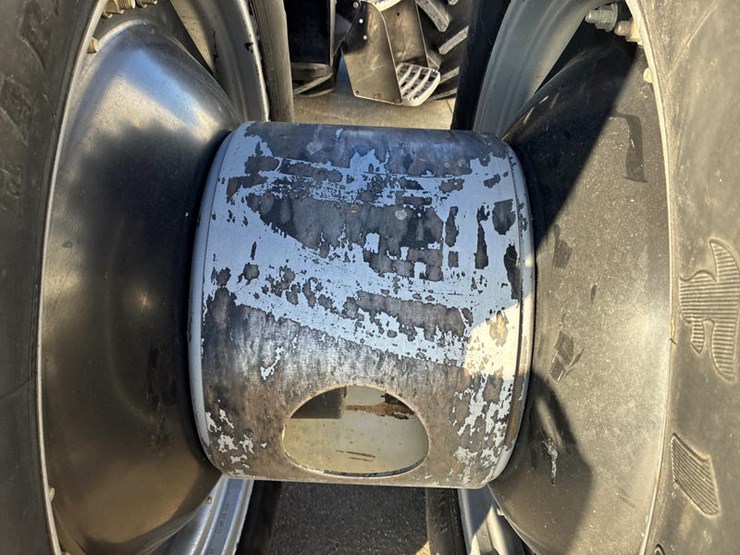 case-ih-magnum-305-image-52