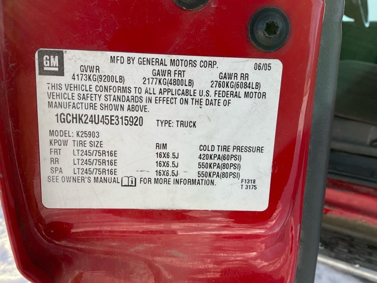 2005-chevrolet-k2500-image-9