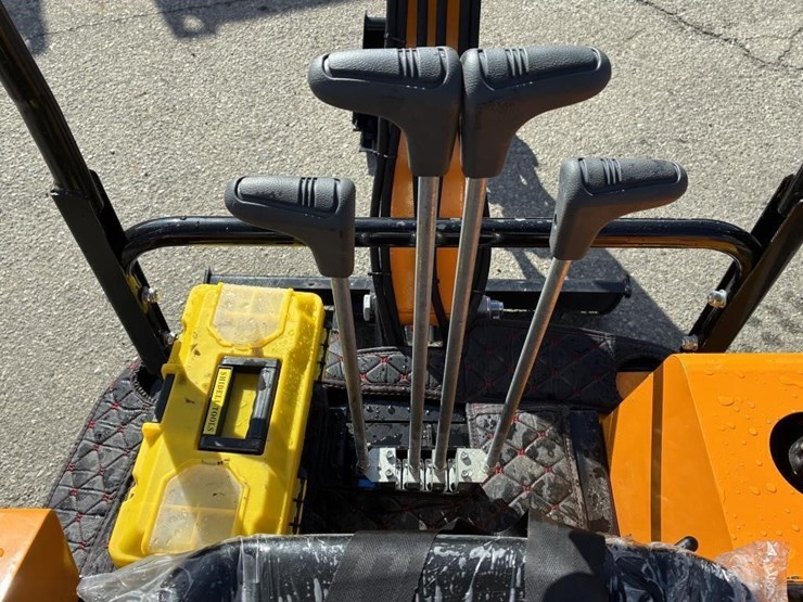 2025-miva-va15-hydraulic-excavator-image-17