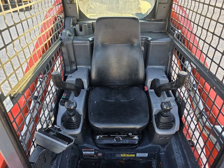 2024-kubota-sv175-3-track-skidsteer-image-10