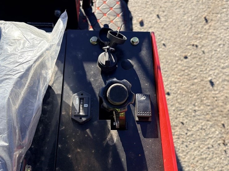 2025-vicsec-vc13-excavator-image-18