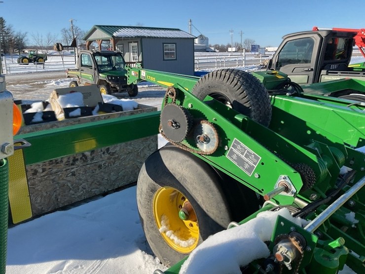 john-deere-1785-image-24