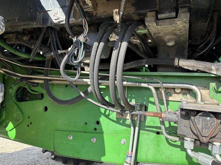 john-deere-7320-image-39