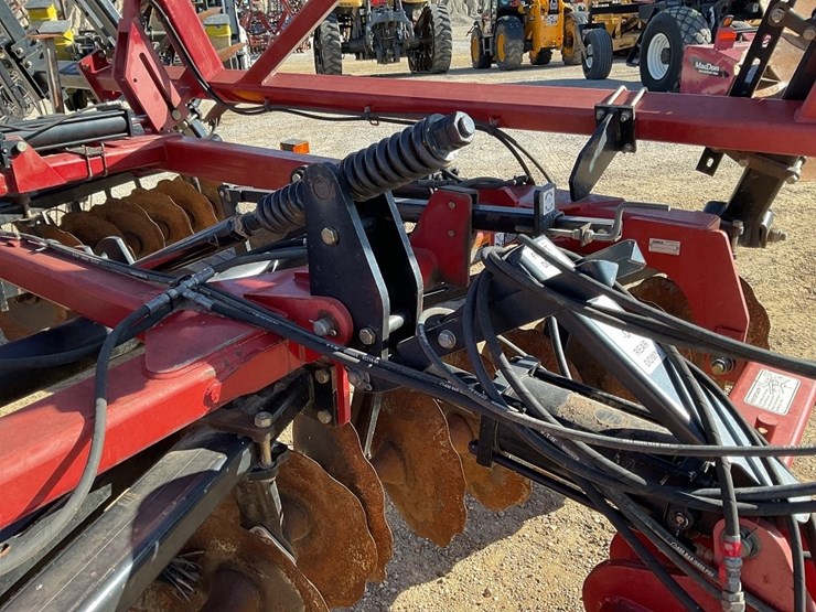 case-ih-340-image-14