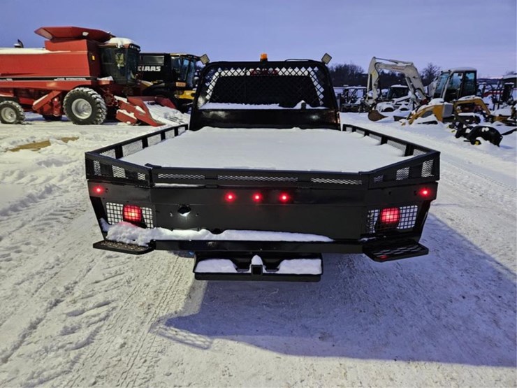 2016-chevrolet-3500hd-image-4