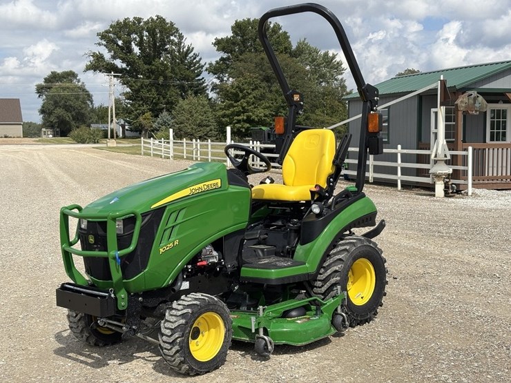 john-deere-1025r-image-1