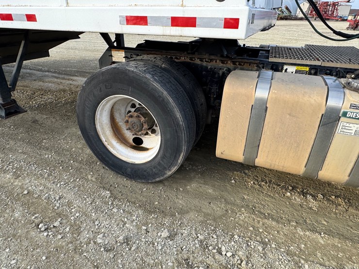 #145-•-mack-single-axle-image-8