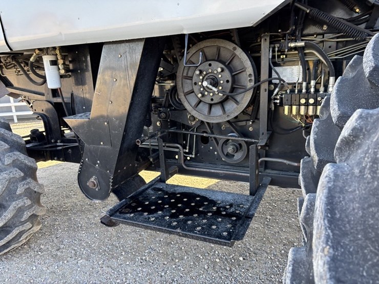 gleaner-r75-image-17