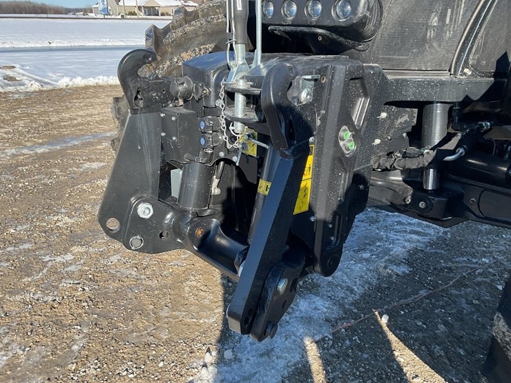 new-holland-t8.435-image-14