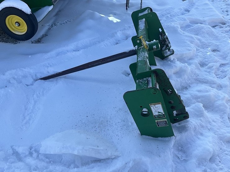 3-prong-bale-spear-image-2