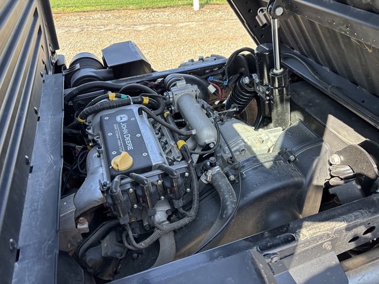 john-deere-gator-image-38