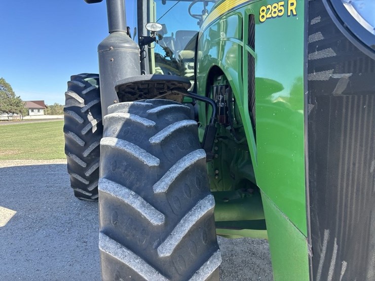 john-deere-8285r-image-11