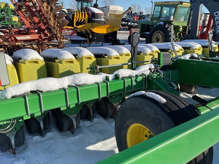 john-deere-1785-image-10