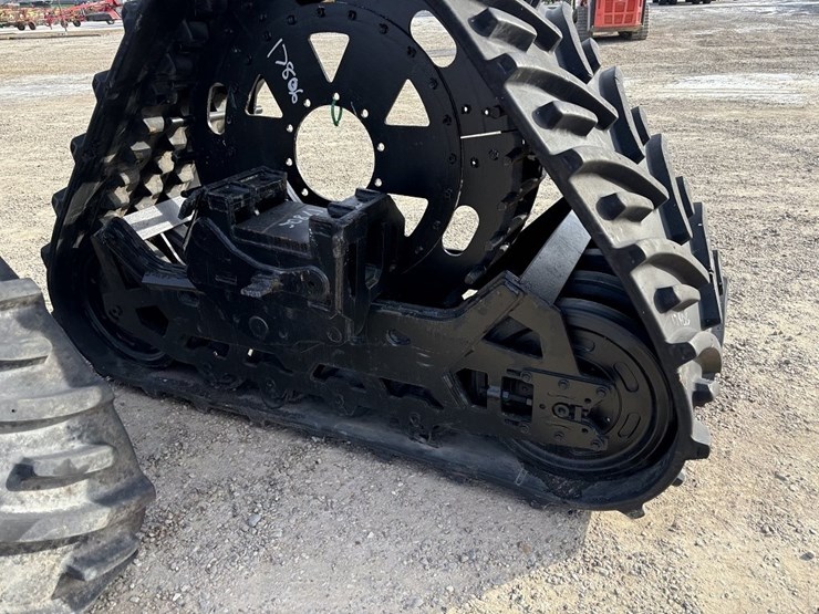 soucy-s3-tractor-tracks-image-6