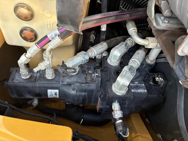 caterpillar-906m-image-55