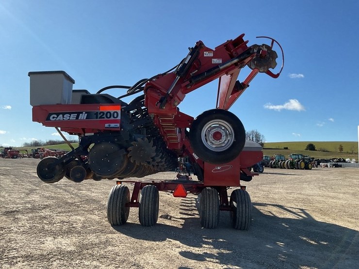 case-ih-1200-image-4