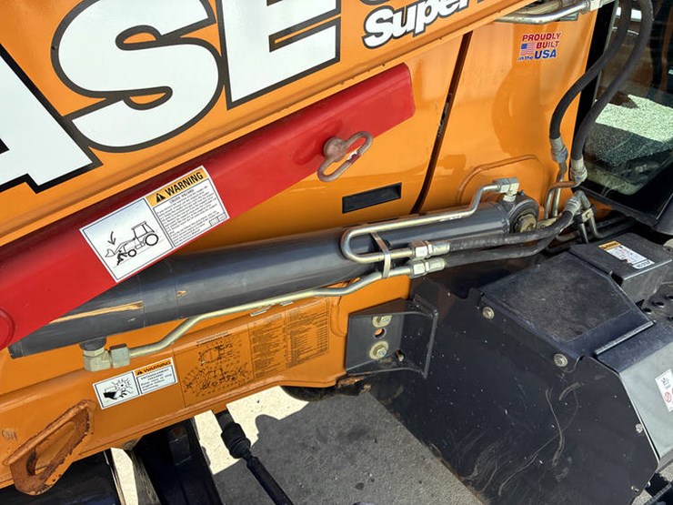 2019-case-580sn-image-28