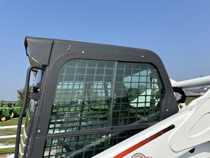 bobcat-t750-image-27