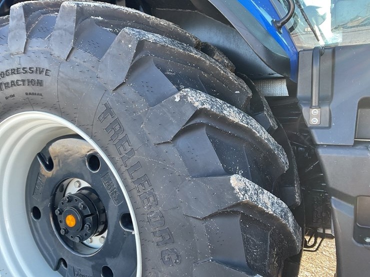 new-holland-t8.435-image-22