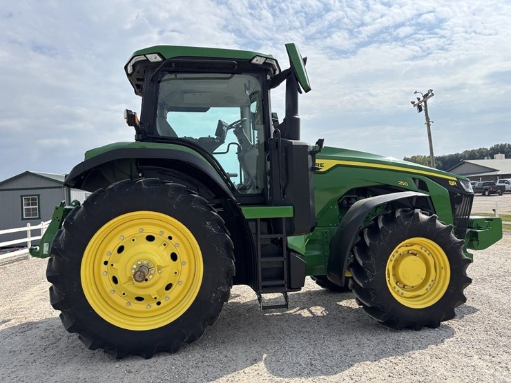 john-deere-8r-250-image-6
