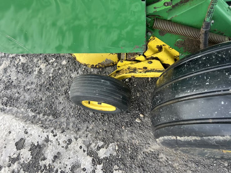 john-deere-530-image-15