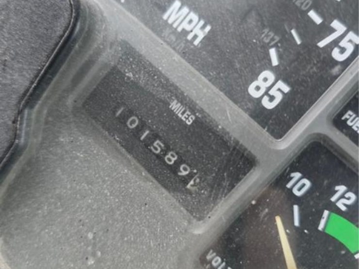 international-4900-image-25