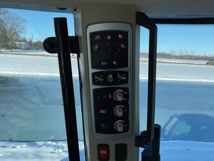 massey-ferguson-5613-image-23