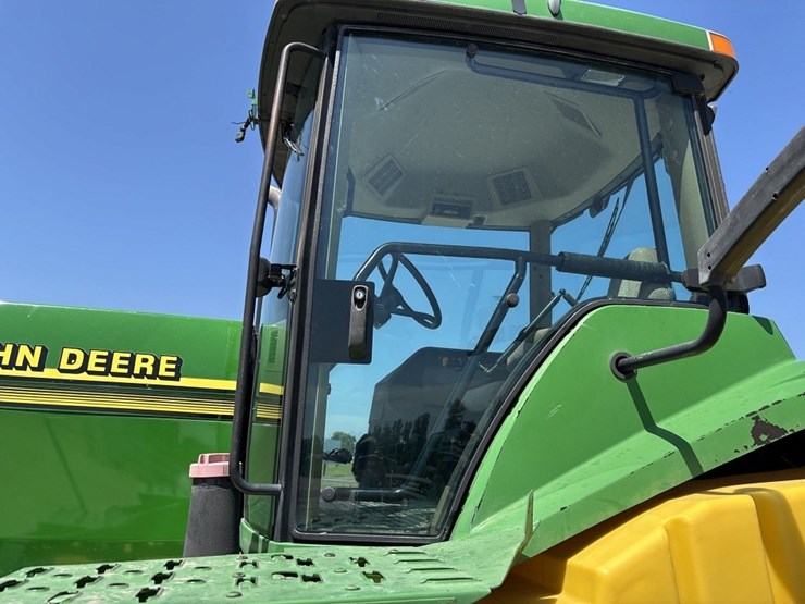 john-deere-8410t-image-44
