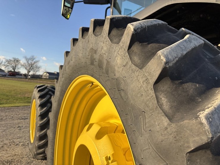 john-deere-8r-310-image-28