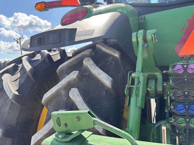 john-deere-7215r-image-25