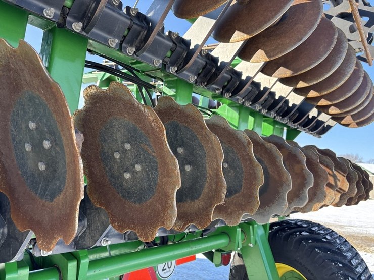 2024-john-deere-2680h-image-30